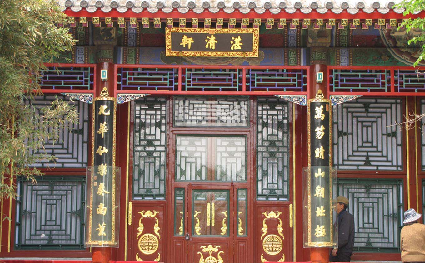 泸州市红木牌匾定制：寺庙宗祠,园林景观,创意招牌,抱柱对联